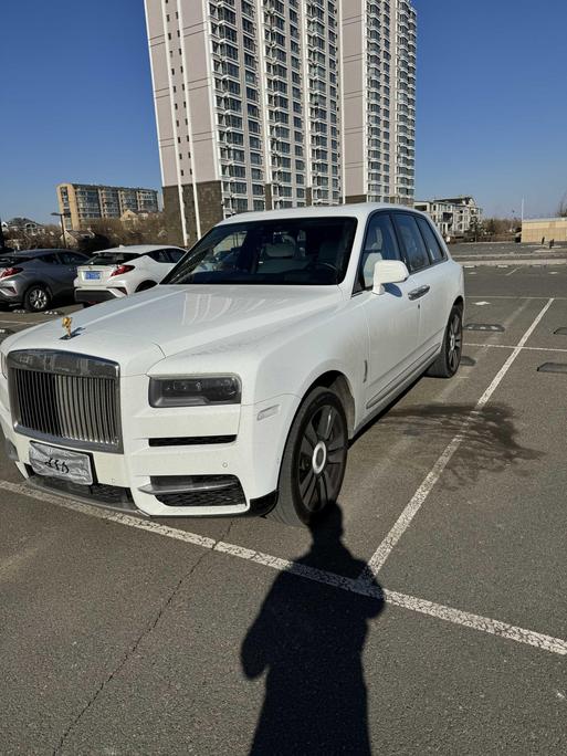 r1021550-rolls-royce-cullinan-2019_0