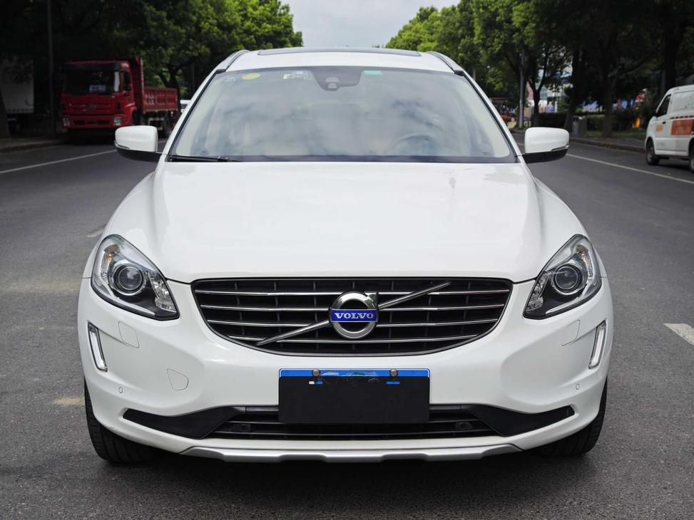 r1021595-volvo-xc60-2014_0