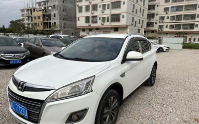 r1021666-luxgen-u6-suv-2015_0