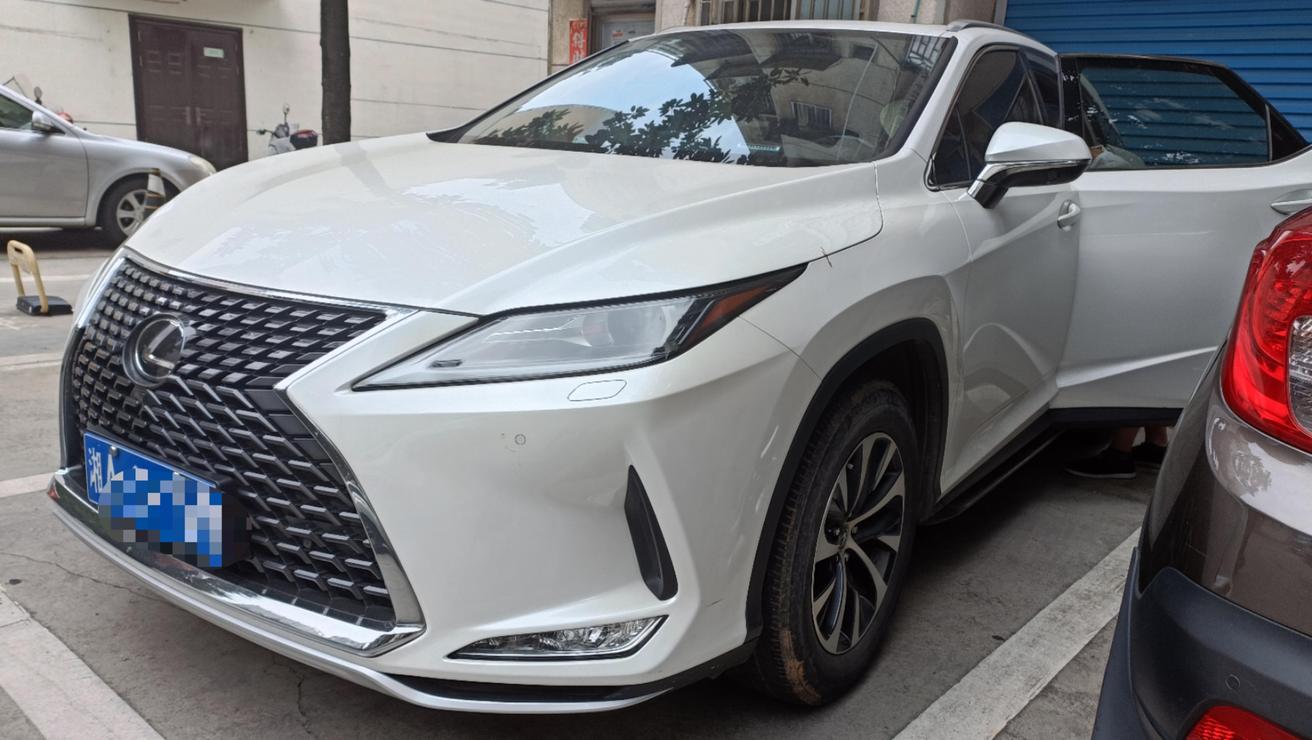 r1021723-lexus-rx-2020_0