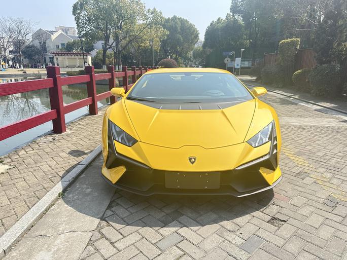 r1021765-lamborghini-huracan-2024_0