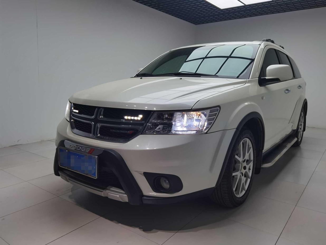 r1021831-dodge-journey-2015_0
