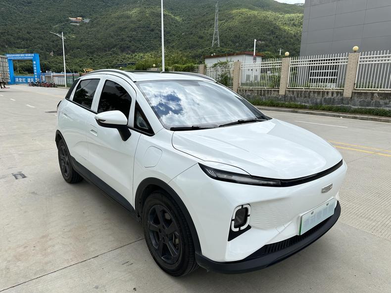 r1021942-geely-geometry-e-firefly-2024_0