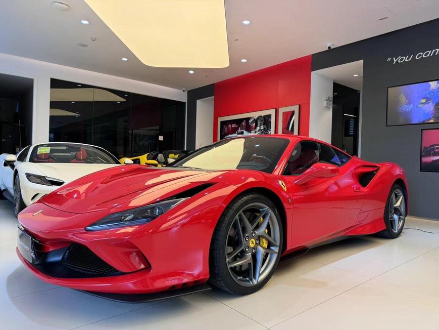 r1021946-ferrari-f8-2022_0