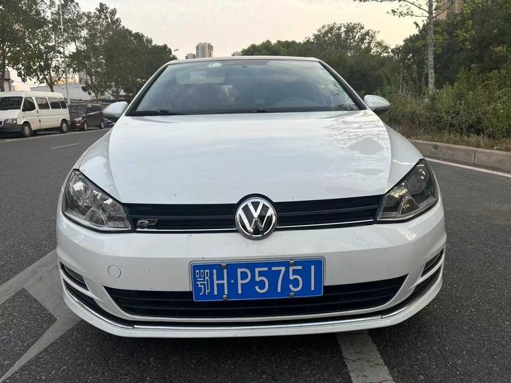 r1022230-volkswagen-golf-2015_0