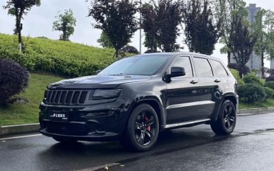 r1022588-jeep-grand-cherokee-srt-2014_0