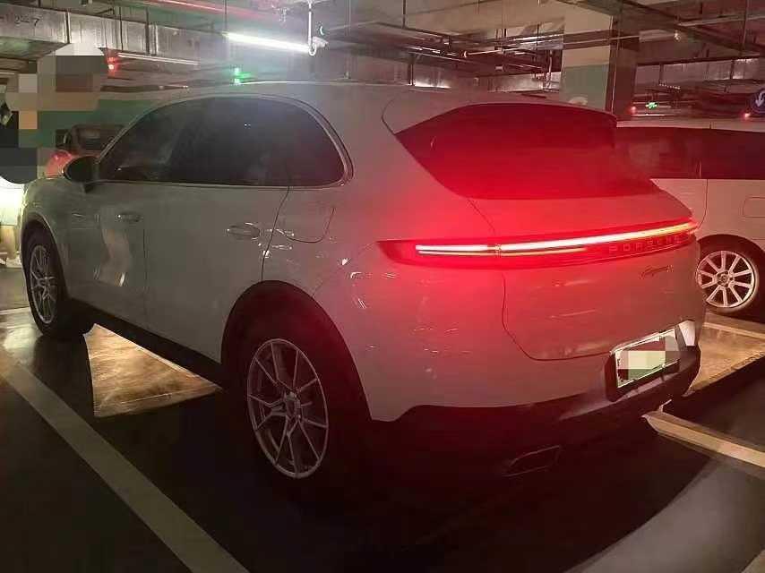 r1022897-porsche-cayenne-2024_0