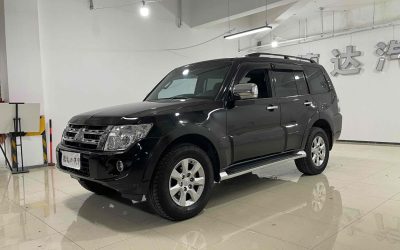 r1024251-mitsubishi-pajero-2012_0