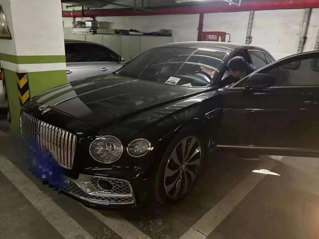 r1024364-bentley-flying-spur-2022_0