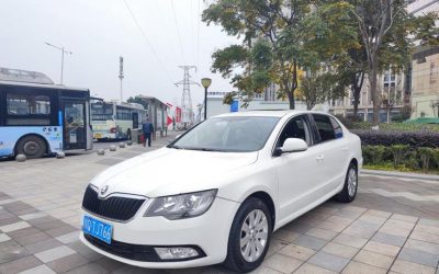 r1024611-skoda-superb-2015_0