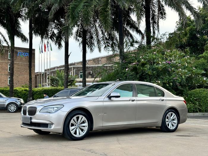 r1022072-bmw-7-series-2010_0