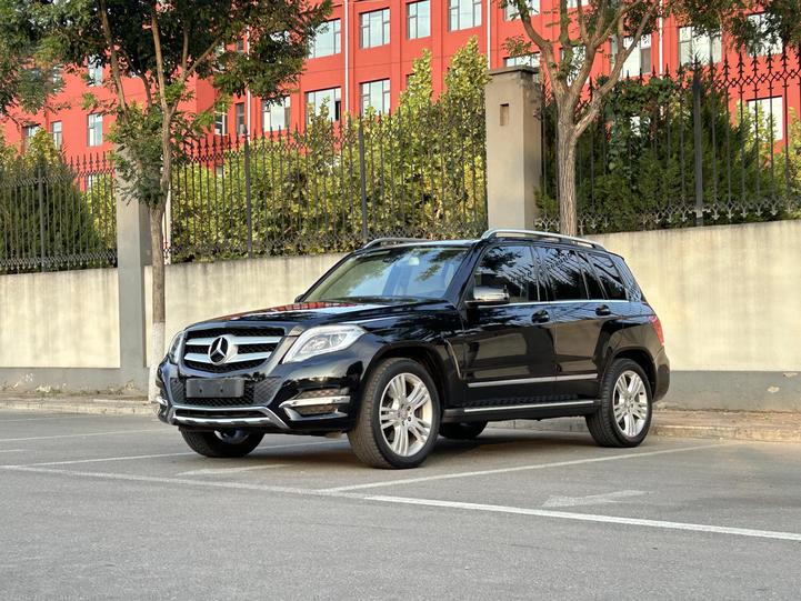 Mercedes-Benz Mercedes-Benz GLK-Class в цвете и кузовом – это идеальный выбор среди китайских автомобилей. Доступная цена и надежность гарантированы.
