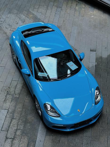 Porsche Porsche 718 в цвете и кузовом – это идеальный выбор среди китайских автомобилей. Доступная цена и надежность гарантированы.