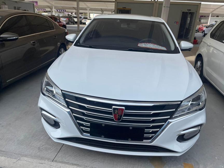 Roewe Roewe i5 в цвете и кузовом – это идеальный выбор среди китайских автомобилей. Доступная цена и надежность гарантированы.