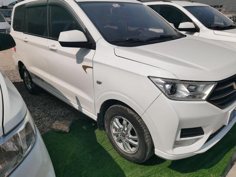 WuLing Wuling Hongguang в цвете и кузовом – это идеальный выбор среди китайских автомобилей. Доступная цена и надежность гарантированы.