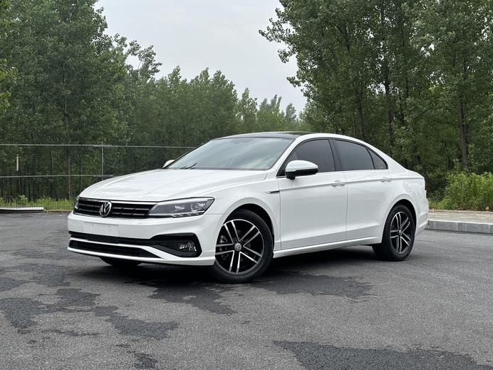 Volkswagen Volkswagen Lamando в цвете и кузовом – это идеальный выбор среди китайских автомобилей. Доступная цена и надежность гарантированы.