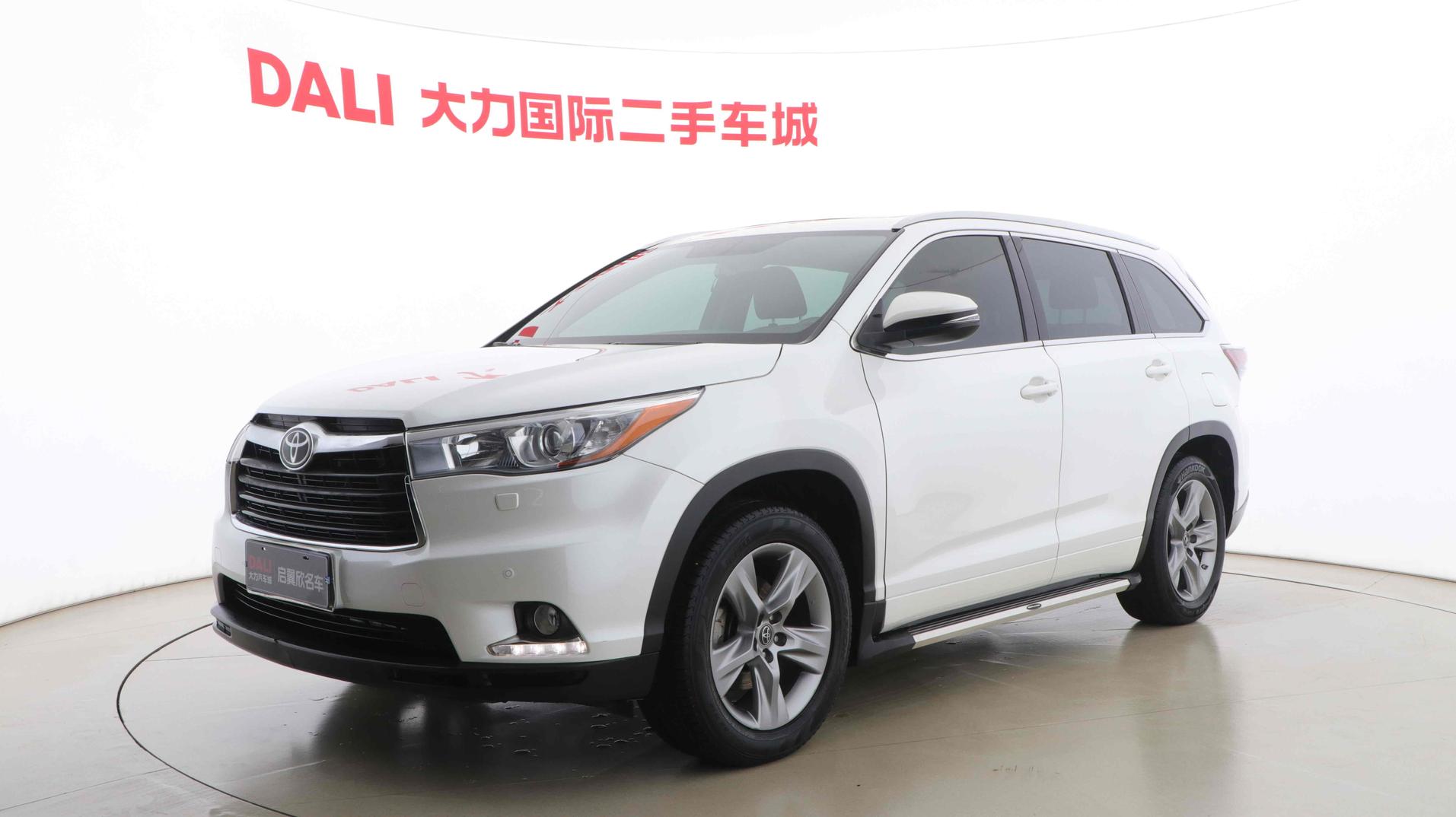 r1022309-toyota-highlander-2017_0
