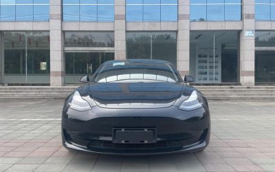 Tesla Tesla Model 3 в цвете и кузовом – это идеальный выбор среди китайских автомобилей. Доступная цена и надежность гарантированы.