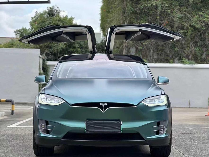 Tesla Tesla Model X в цвете и кузовом – это идеальный выбор среди китайских автомобилей. Доступная цена и надежность гарантированы.