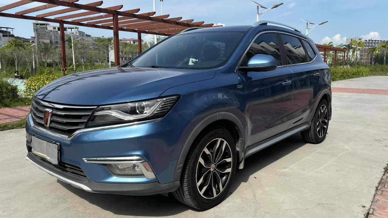 Roewe Roewe RX5 в цвете и кузовом – это идеальный выбор среди китайских автомобилей. Доступная цена и надежность гарантированы.