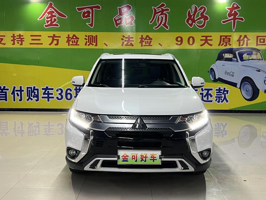 Mitsubishi Mitsubishi Outlander в цвете и кузовом – это идеальный выбор среди китайских автомобилей. Доступная цена и надежность гарантированы.