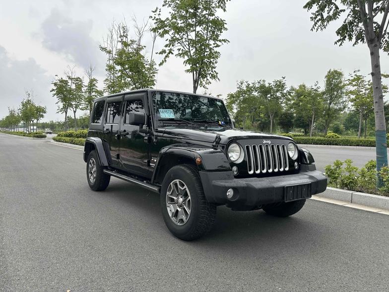 Jeep Jeep Wrangler в цвете и кузовом – это идеальный выбор среди китайских автомобилей. Доступная цена и надежность гарантированы.