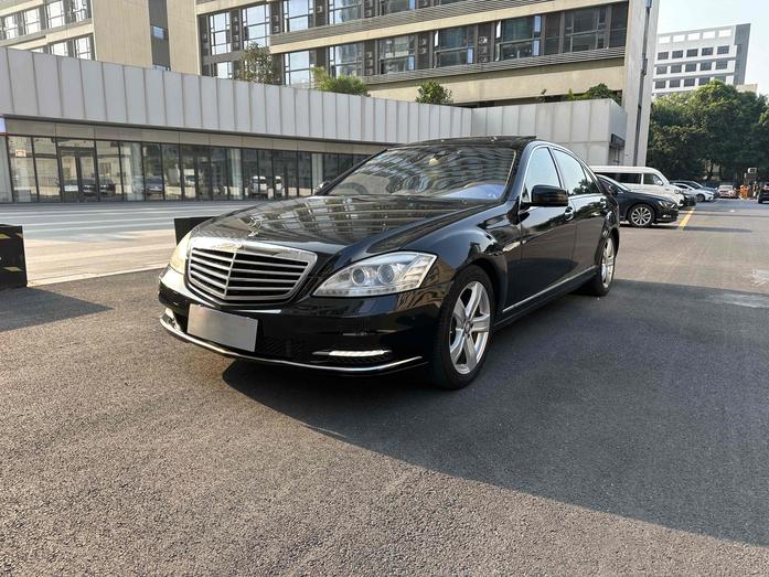 Mercedes-Benz Mercedes-Benz S-Class в цвете и кузовом – это идеальный выбор среди китайских автомобилей. Доступная цена и надежность гарантированы.