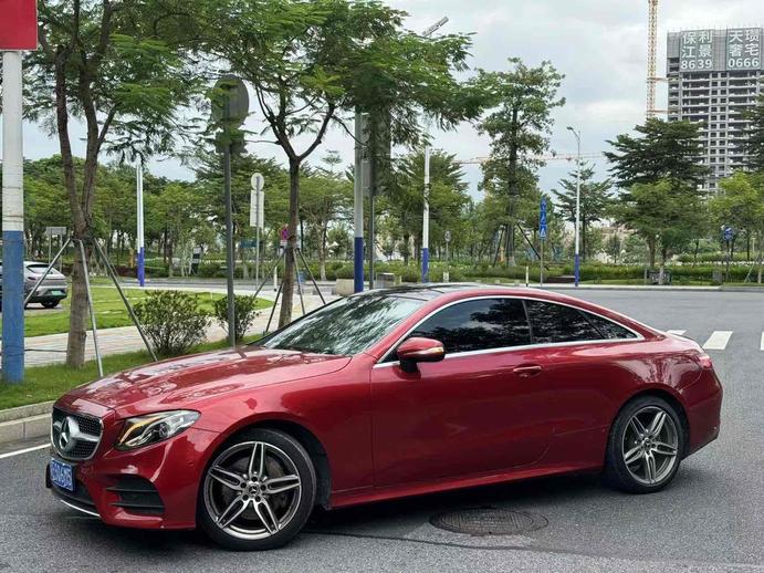 Mercedes-Benz Mercedes-Benz E-Class в цвете и кузовом – это идеальный выбор среди китайских автомобилей. Доступная цена и надежность гарантированы.