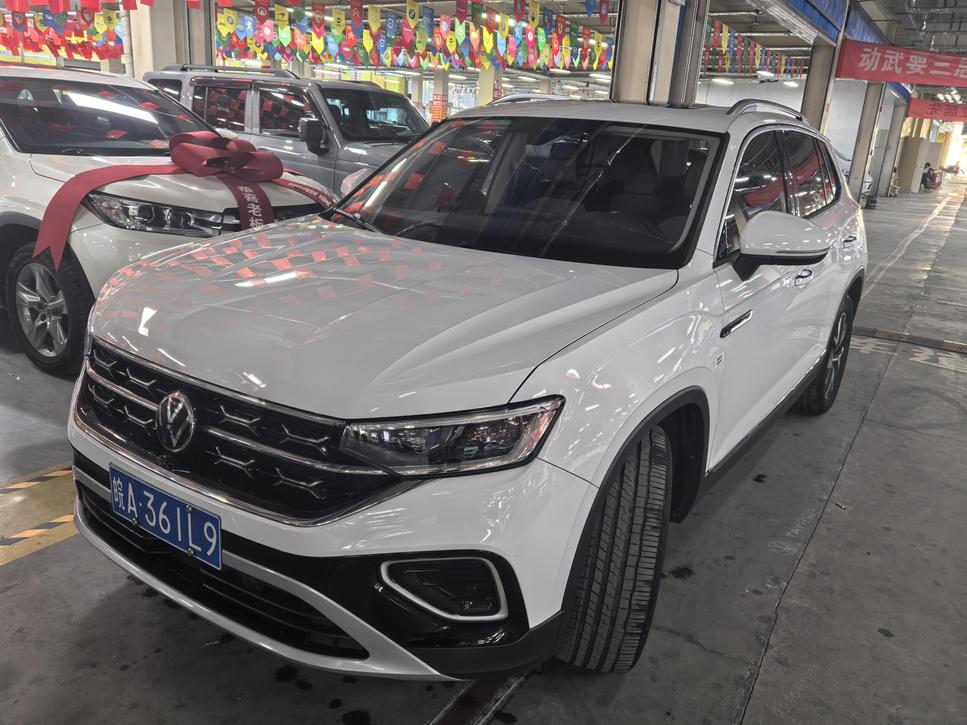 Volkswagen Volkswagen TAYRON в цвете и кузовом – это идеальный выбор среди китайских автомобилей. Доступная цена и надежность гарантированы.