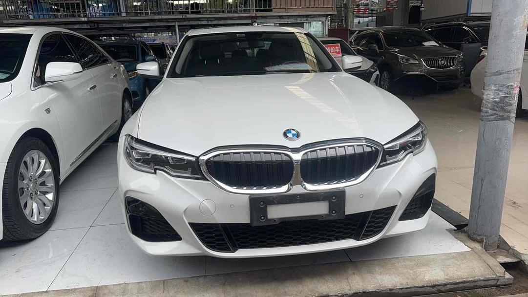 BMW BMW 3 Series в цвете и кузовом – это идеальный выбор среди китайских автомобилей. Доступная цена и надежность гарантированы.