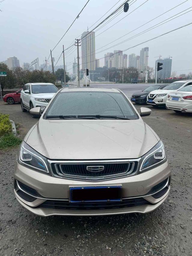 Geely Geely Emgrand в цвете и кузовом – это идеальный выбор среди китайских автомобилей. Доступная цена и надежность гарантированы.