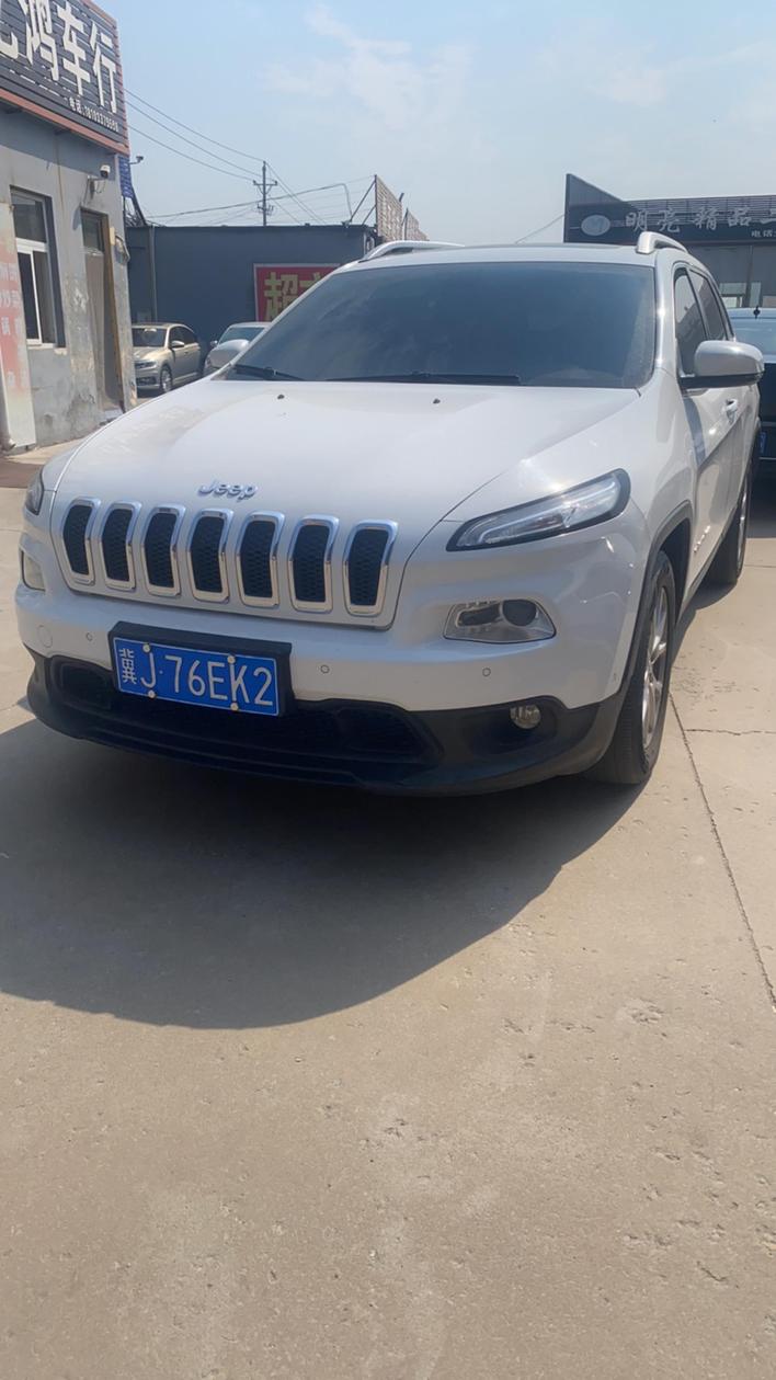 Jeep Jeep Cherokee в цвете и кузовом – это идеальный выбор среди китайских автомобилей. Доступная цена и надежность гарантированы.