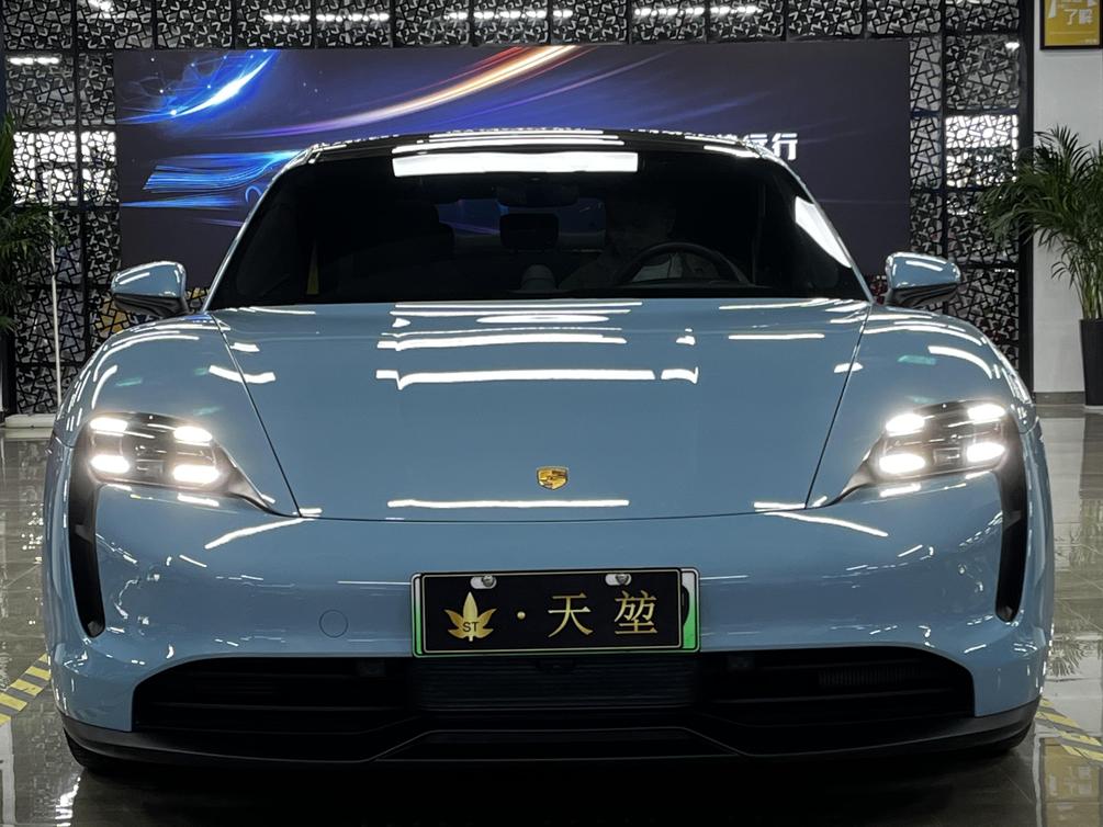 r1022512-porsche-taycan-2021_0