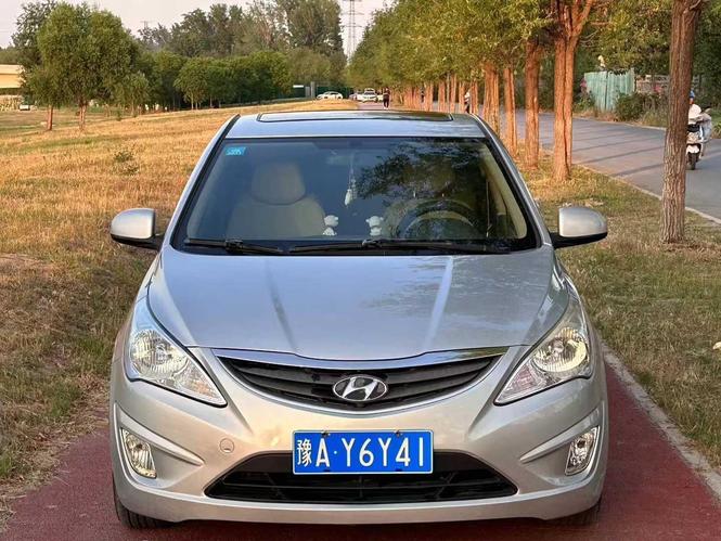 Hyundai Hyundai Reina в цвете и кузовом – это идеальный выбор среди китайских автомобилей. Доступная цена и надежность гарантированы.