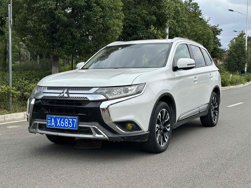 Mitsubishi Mitsubishi Outlander в цвете и кузовом – это идеальный выбор среди китайских автомобилей. Доступная цена и надежность гарантированы.