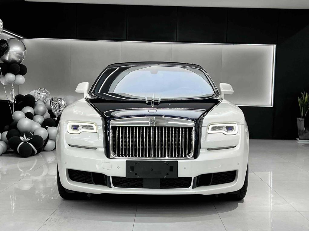 Rolls-Royce Rolls-Royce Ghost в цвете и кузовом – это идеальный выбор среди китайских автомобилей. Доступная цена и надежность гарантированы.