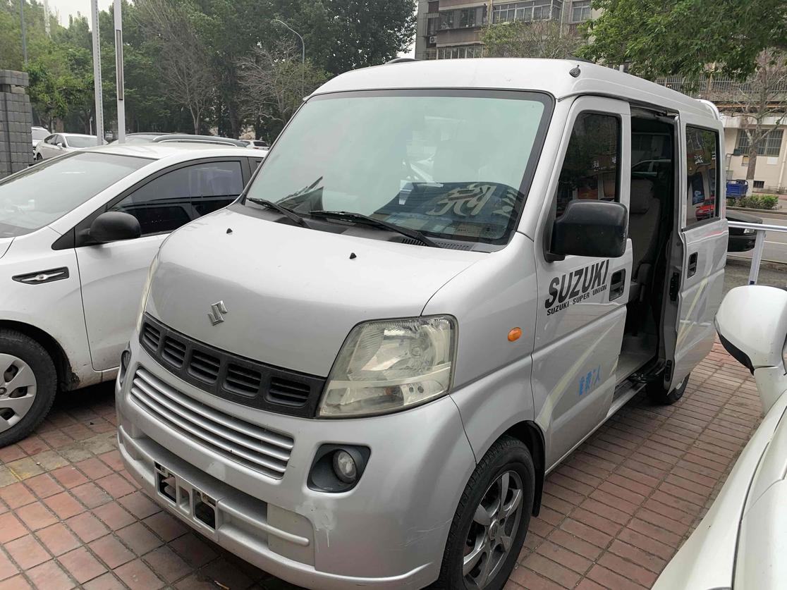 Suzuki Suzuki Landy в цвете и кузовом – это идеальный выбор среди китайских автомобилей. Доступная цена и надежность гарантированы.