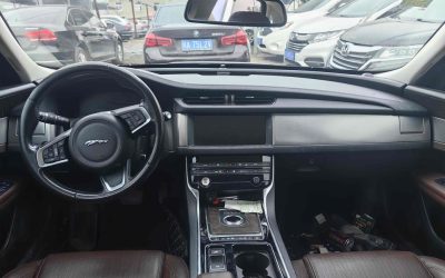 r1022606-jaguar-xfl-2019_0