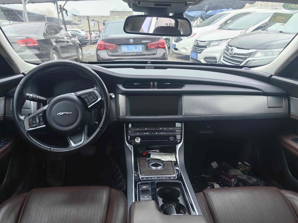 r1022606-jaguar-xfl-2019_0