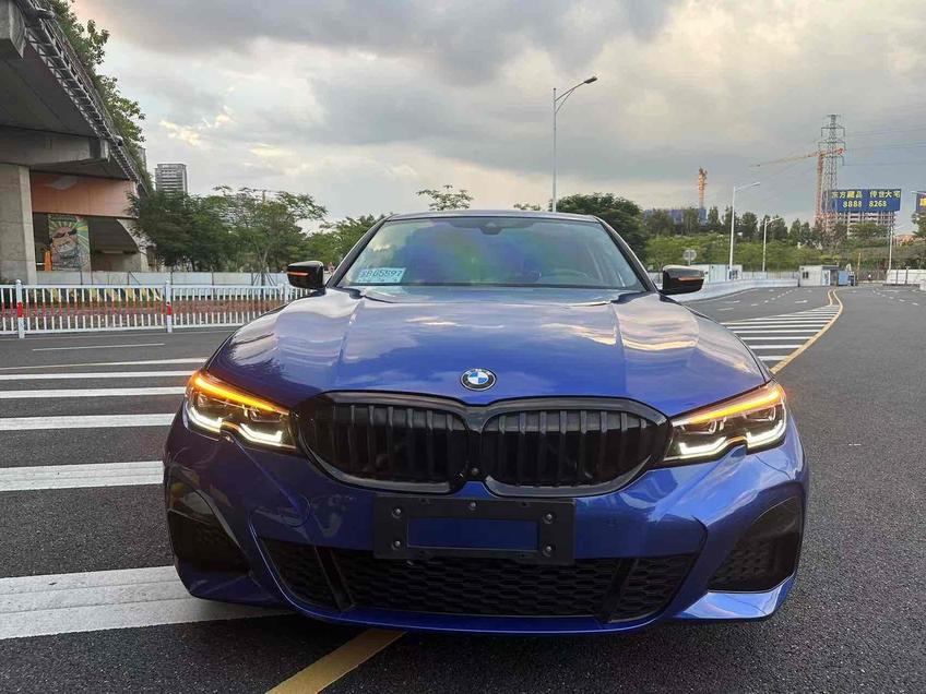 BMW BMW 3 Series в цвете и кузовом – это идеальный выбор среди китайских автомобилей. Доступная цена и надежность гарантированы.