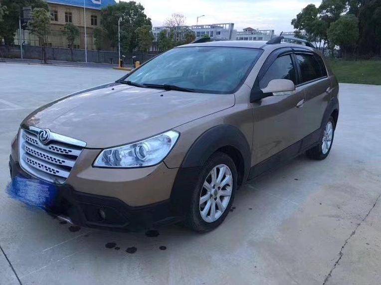 Dongfeng Aeolus Dongfeng Aeolus H30 в цвете и кузовом – это идеальный выбор среди китайских автомобилей. Доступная цена и надежность гарантированы.
