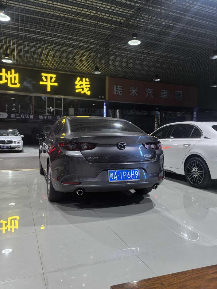 Mazda Mazda3 Axela в цвете и кузовом – это идеальный выбор среди китайских автомобилей. Доступная цена и надежность гарантированы.