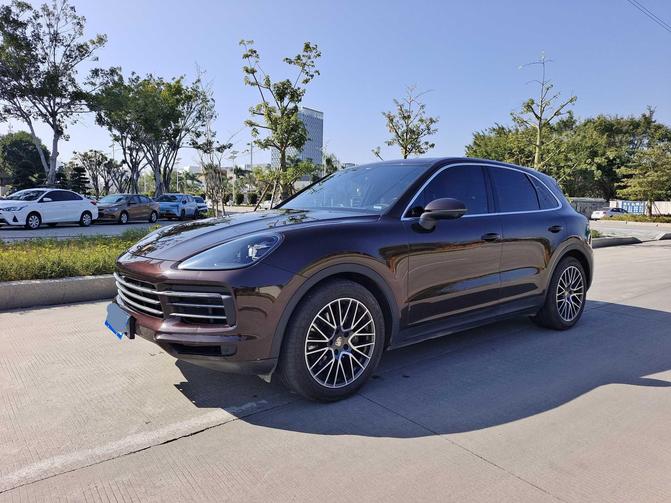 Porsche Porsche Cayenne в цвете и кузовом – это идеальный выбор среди китайских автомобилей. Доступная цена и надежность гарантированы.