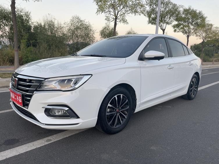 Roewe Roewe i5 в цвете и кузовом – это идеальный выбор среди китайских автомобилей. Доступная цена и надежность гарантированы.