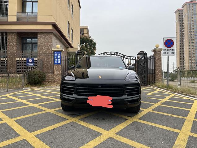 Porsche Porsche Cayenne в цвете и кузовом – это идеальный выбор среди китайских автомобилей. Доступная цена и надежность гарантированы.