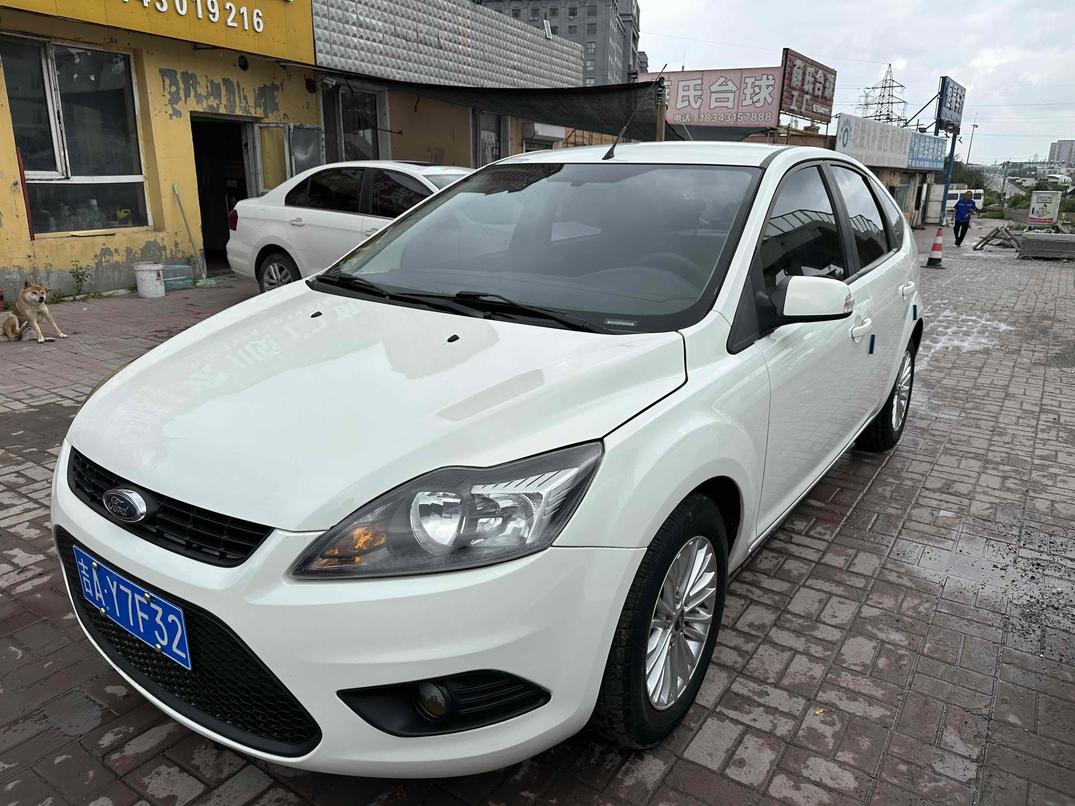 Ford Ford Focus в цвете и кузовом – это идеальный выбор среди китайских автомобилей. Доступная цена и надежность гарантированы.