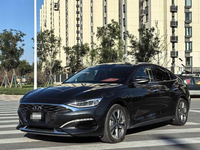 Hyundai Hyundai Lafesta в цвете и кузовом – это идеальный выбор среди китайских автомобилей. Доступная цена и надежность гарантированы.