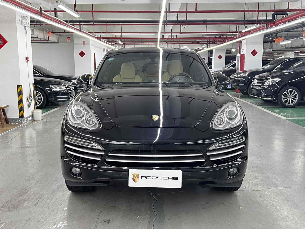 Porsche Porsche Cayenne в цвете и кузовом – это идеальный выбор среди китайских автомобилей. Доступная цена и надежность гарантированы.