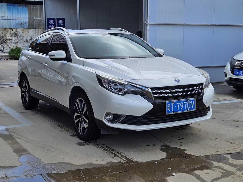 Venucia Venucia T90 в цвете и кузовом – это идеальный выбор среди китайских автомобилей. Доступная цена и надежность гарантированы.