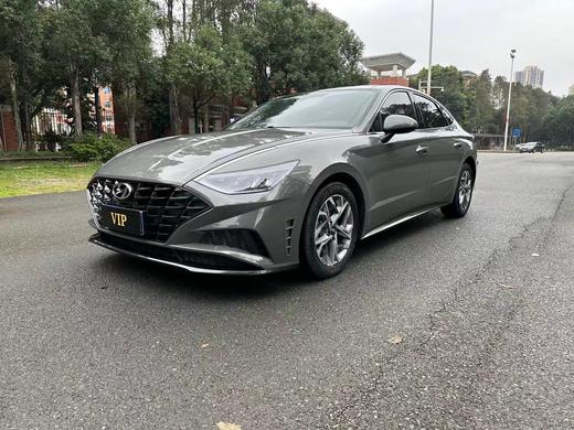 Hyundai Hyundai Sonata в цвете и кузовом – это идеальный выбор среди китайских автомобилей. Доступная цена и надежность гарантированы.